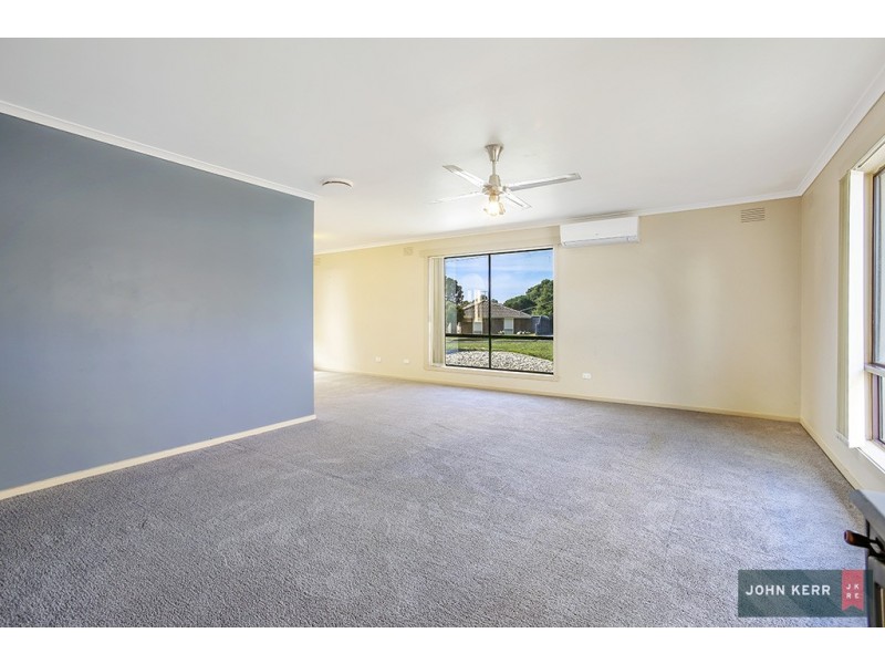 7 Libra Crescent, Moe VIC 3825