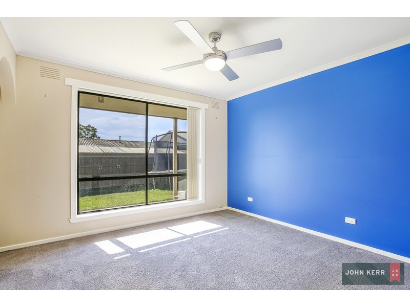 7 Libra Crescent, Moe VIC 3825