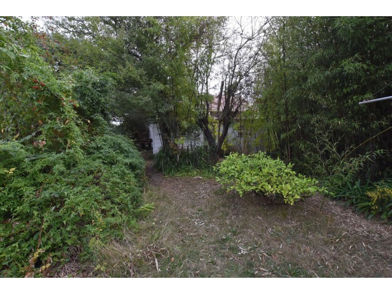 18 Railway Crescent, Moe VIC 3825