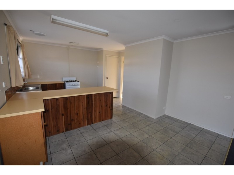 2/14-18 Bell Street, Moe VIC 3825