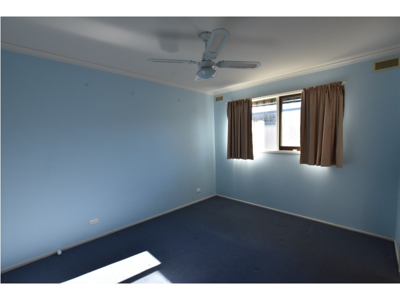 2/14-18 Bell Street, Moe VIC 3825