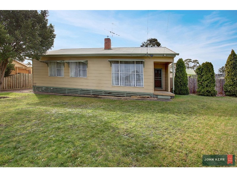 19 Parer Avenue, Moe VIC 3825
