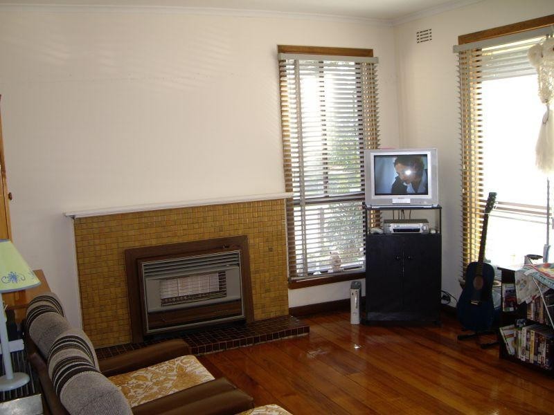 19 Mann Street, Moe VIC 3825