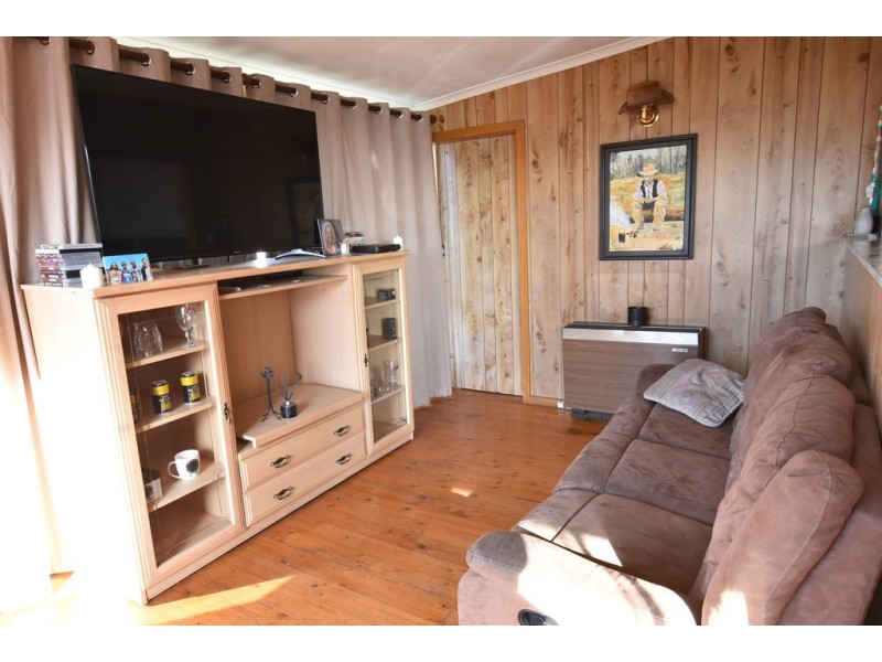 19 Mann Street, Moe VIC 3825