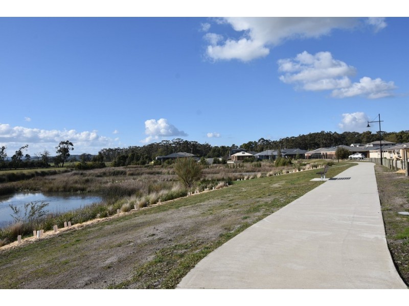 42 Discovery Boulevard, Moe VIC 3825