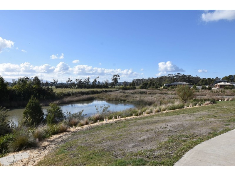 42 Discovery Boulevard, Moe VIC 3825
