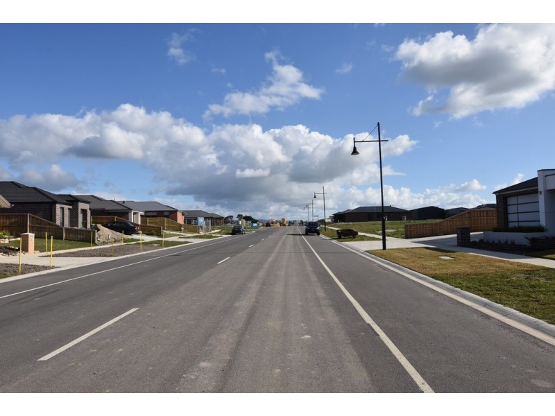 42 Discovery Boulevard, Moe VIC 3825