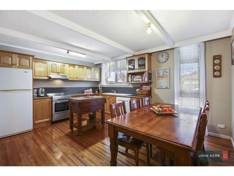 8 Monte Crescent, Moe VIC 3825