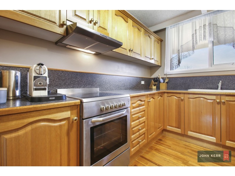8 Monte Crescent, Moe VIC 3825
