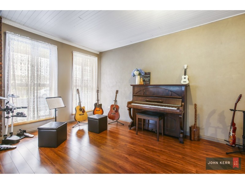 8 Monte Crescent, Moe VIC 3825
