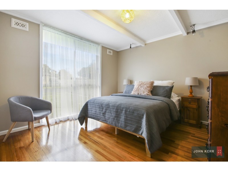 8 Monte Crescent, Moe VIC 3825