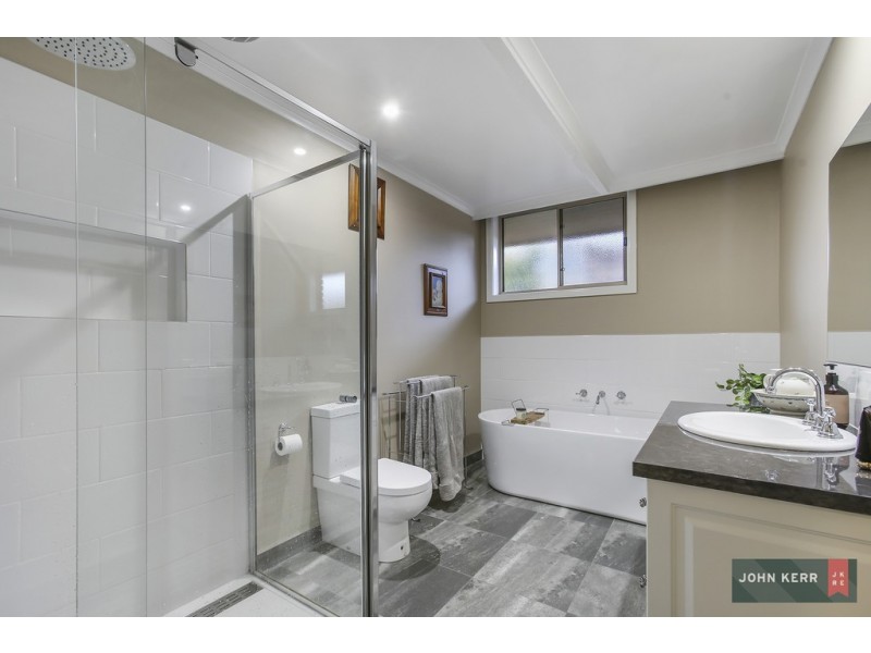 8 Monte Crescent, Moe VIC 3825