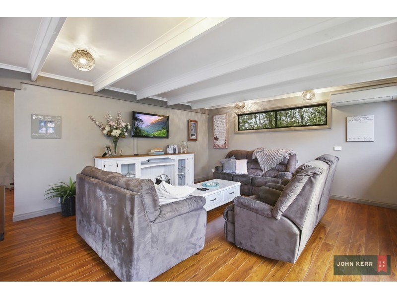 8 Monte Crescent, Moe VIC 3825