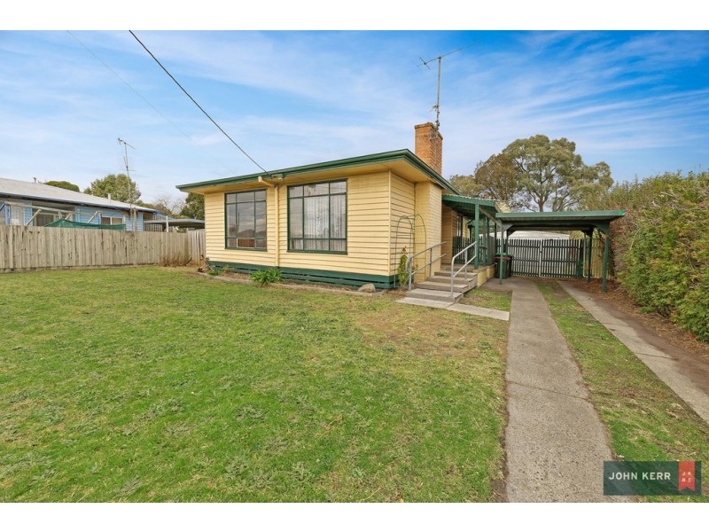 27 Hawker Street, Moe VIC 3825