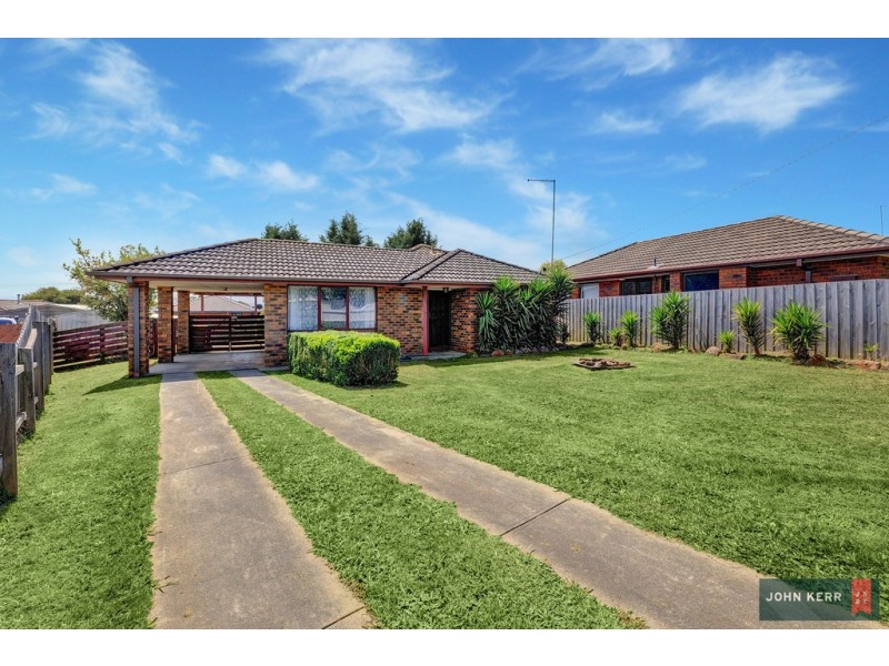 28 Randall Crescent, Moe VIC 3825