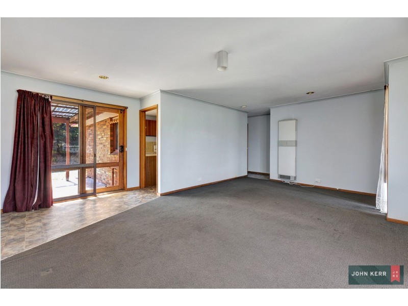 28 Randall Crescent, Moe VIC 3825