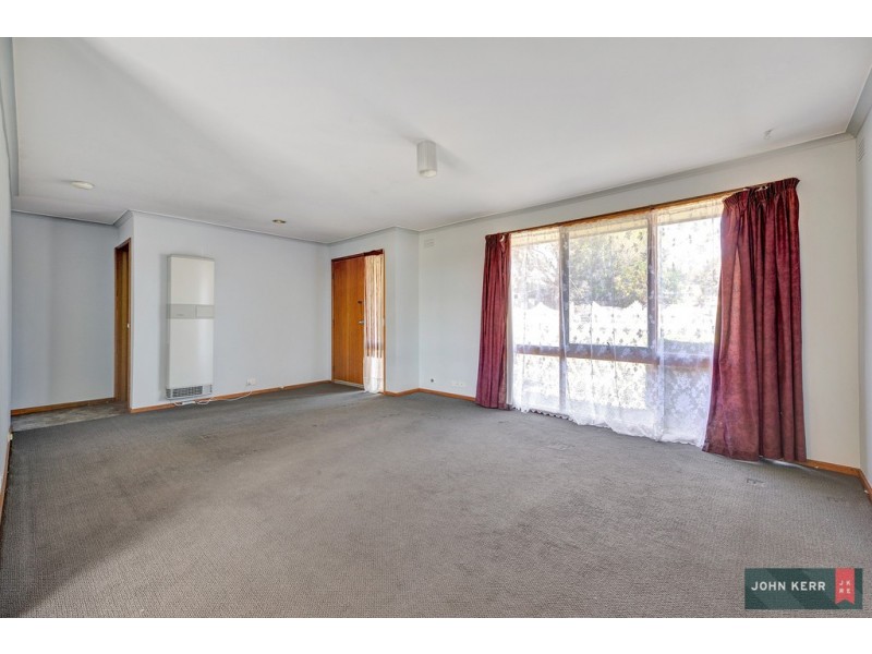 28 Randall Crescent, Moe VIC 3825