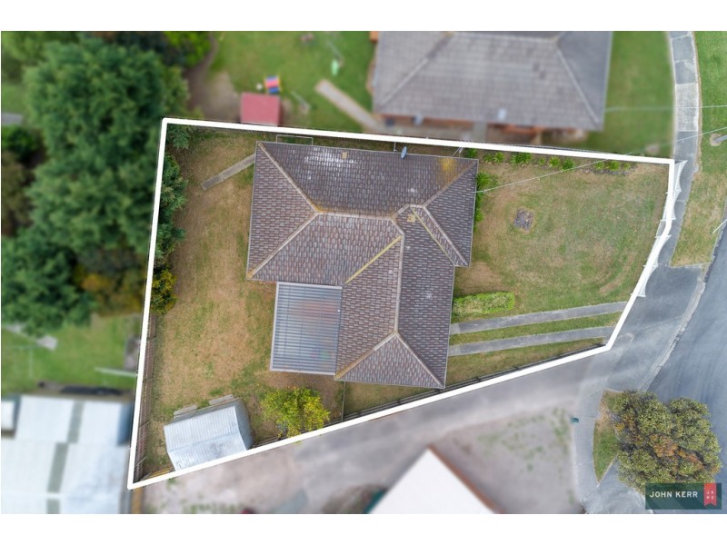 28 Randall Crescent, Moe VIC 3825