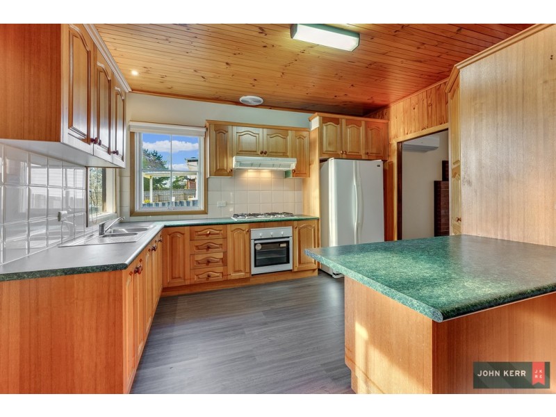 9 Harvey Street, Newborough VIC 3825