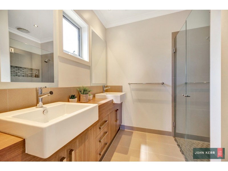 10 Amaroo Way, Newborough VIC 3825