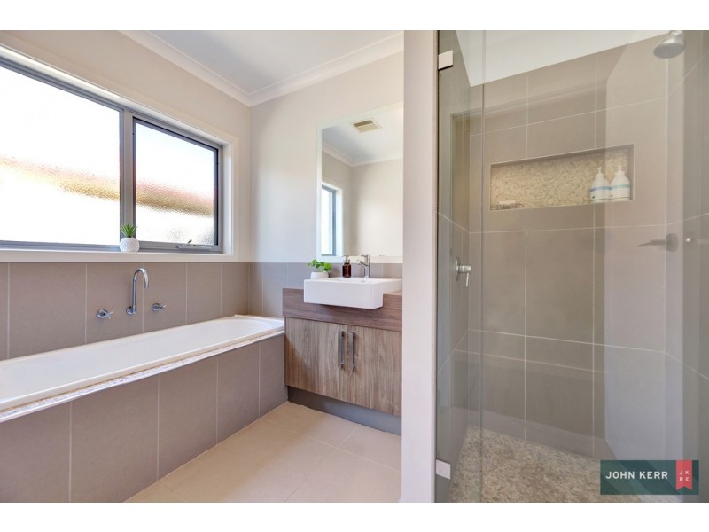 10 Amaroo Way, Newborough VIC 3825