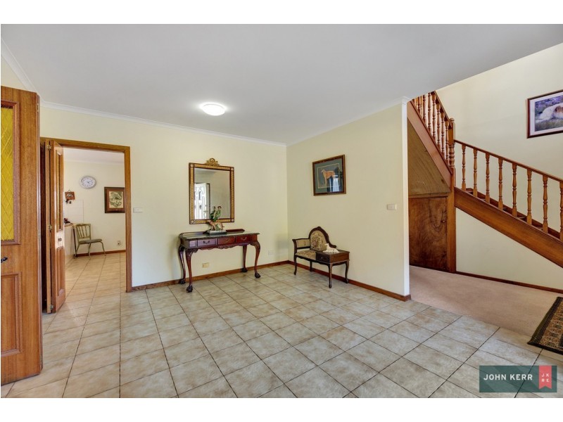 70 McDonalds Track, Hernes Oak VIC 3825