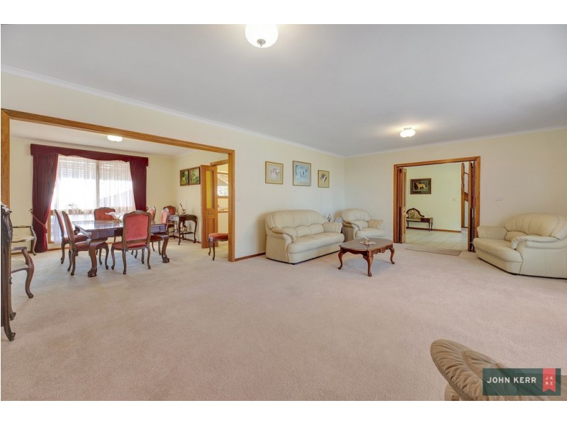 70 McDonalds Track, Hernes Oak VIC 3825