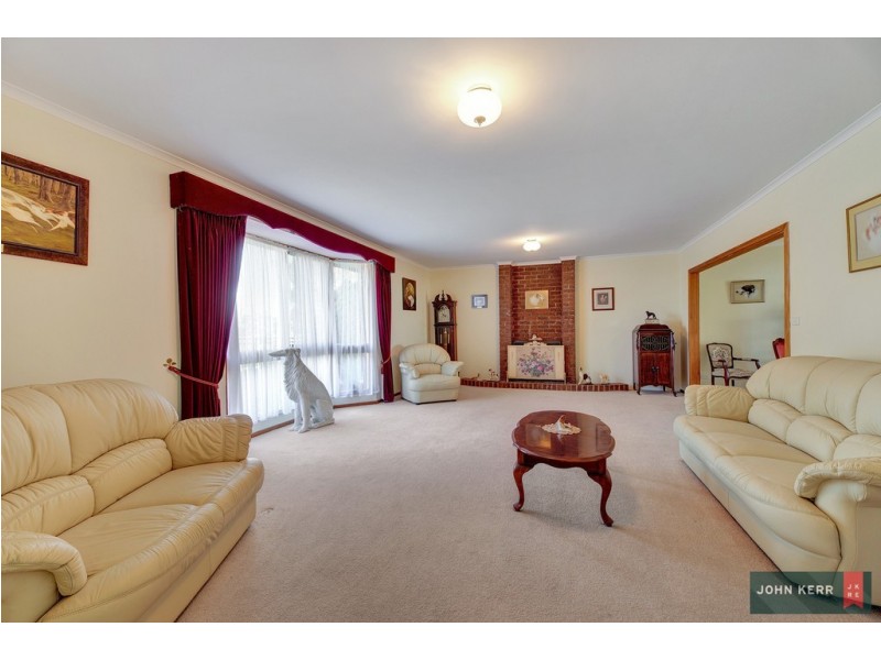 70 McDonalds Track, Hernes Oak VIC 3825