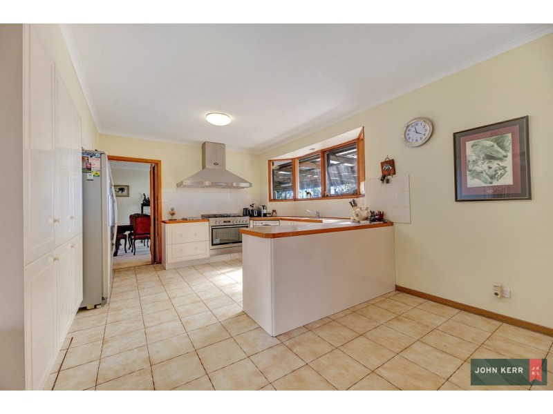 70 McDonalds Track, Hernes Oak VIC 3825