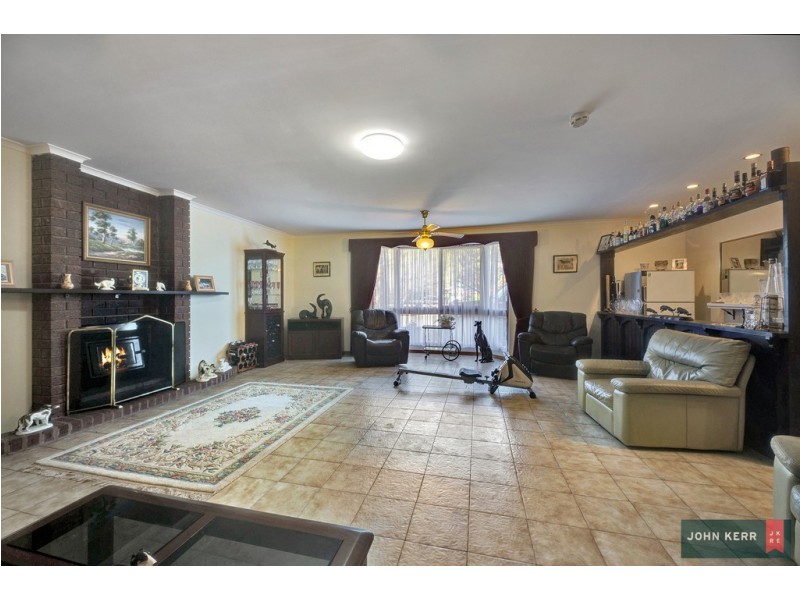 70 McDonalds Track, Hernes Oak VIC 3825