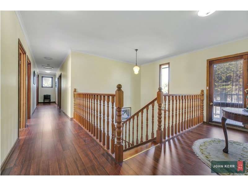 70 McDonalds Track, Hernes Oak VIC 3825