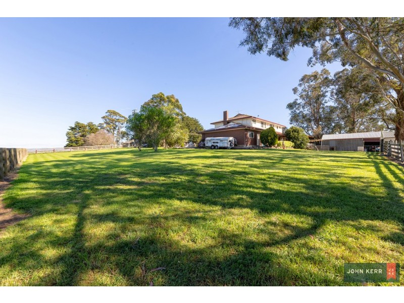 70 McDonalds Track, Hernes Oak VIC 3825