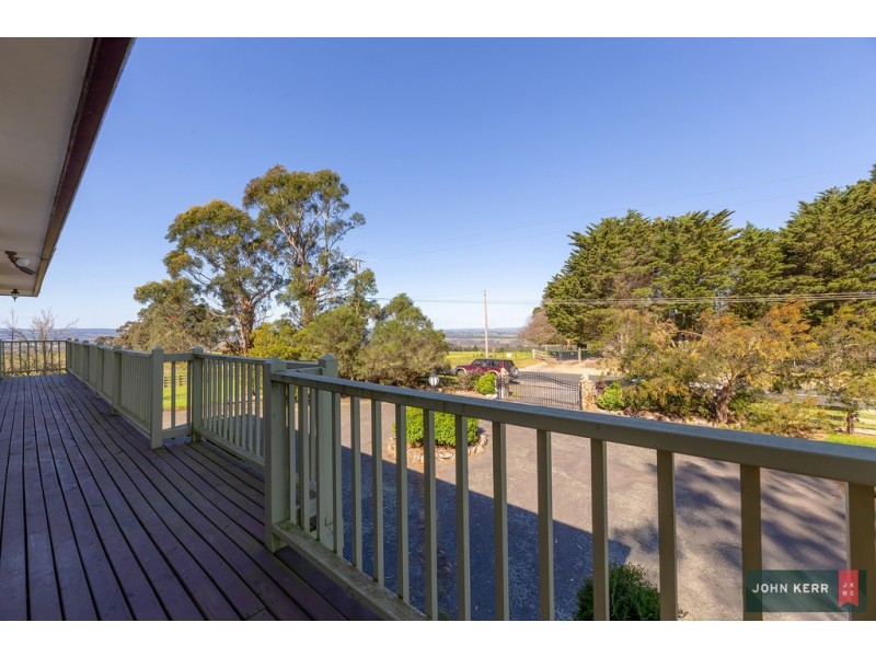 70 McDonalds Track, Hernes Oak VIC 3825