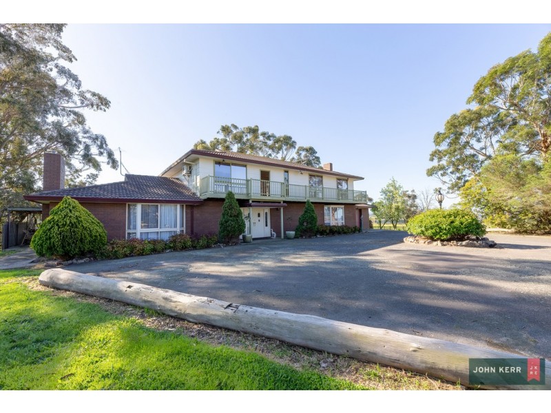 70 McDonalds Track, Hernes Oak VIC 3825