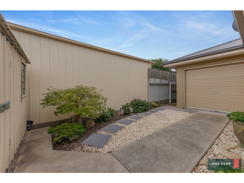 99 Hennessey Street, Moe VIC 3825