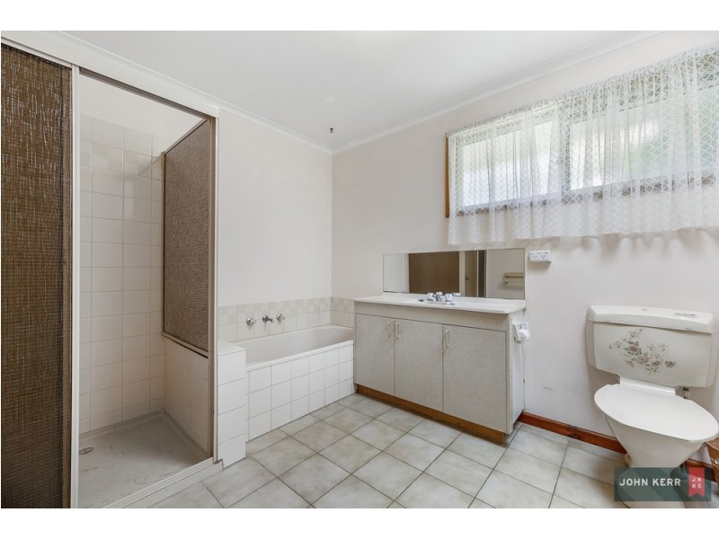 5 Leonis Court, Moe VIC 3825