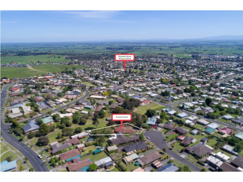 5 Leonis Court, Moe VIC 3825
