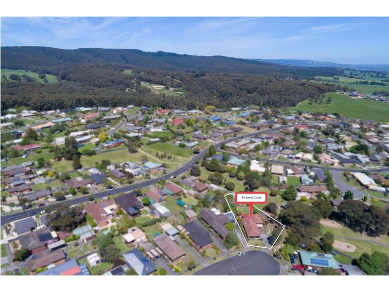 5 Leonis Court, Moe VIC 3825