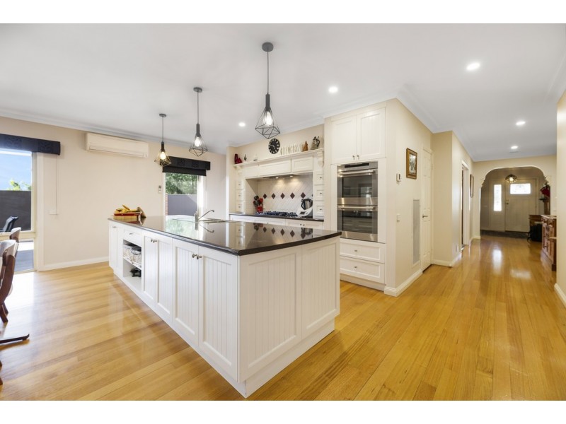 61 Parkside Drive, Moe VIC 3825