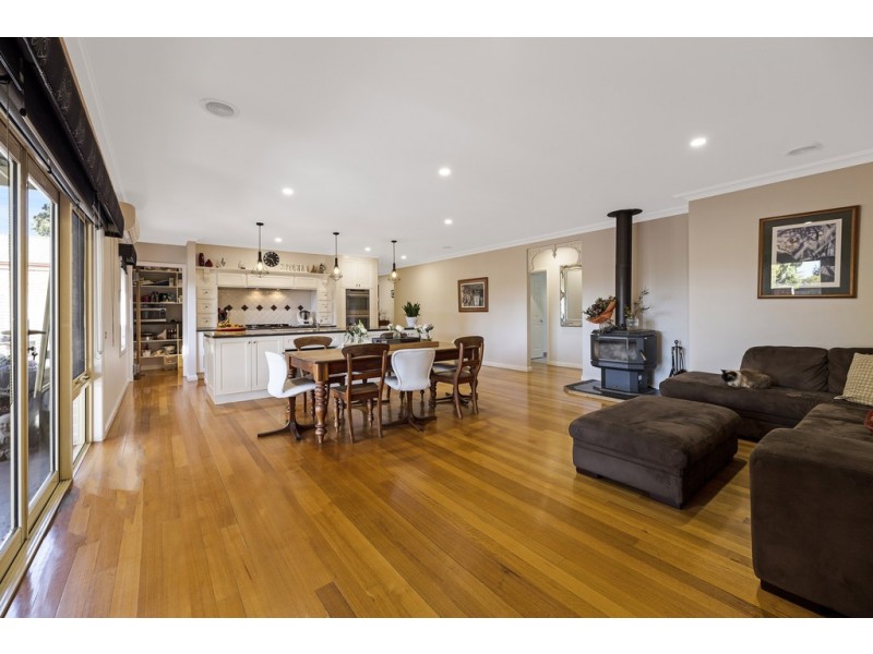 61 Parkside Drive, Moe VIC 3825