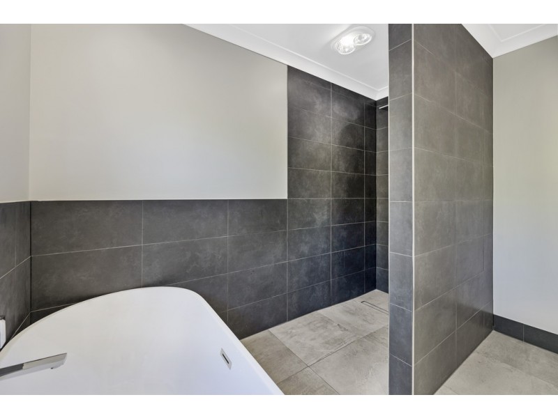 61 Parkside Drive, Moe VIC 3825
