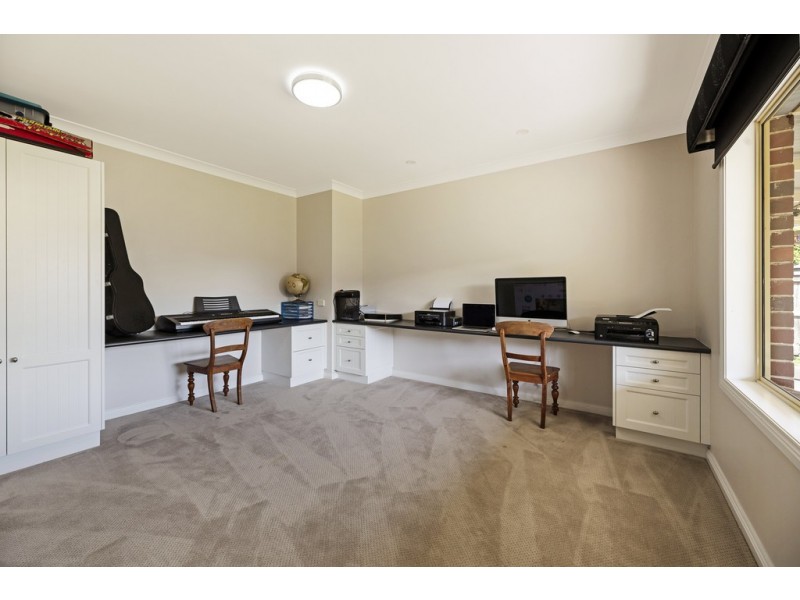61 Parkside Drive, Moe VIC 3825