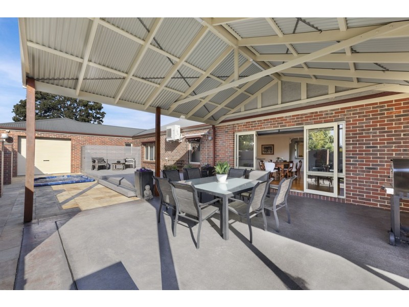 61 Parkside Drive, Moe VIC 3825