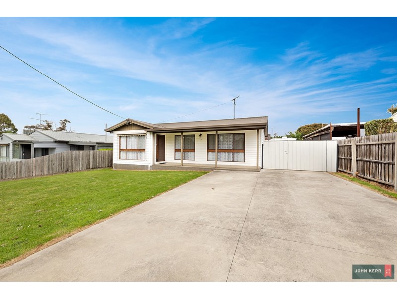3 Western Avenue, Newborough VIC 3825