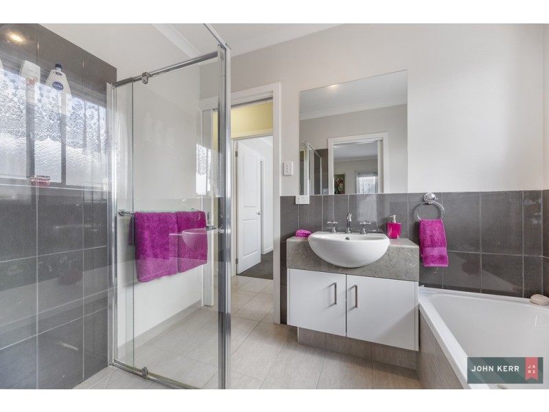 2B Boolarra Avenue, Newborough VIC 3825