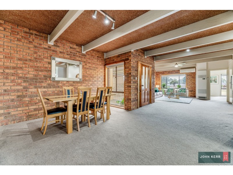 52 Dinwoodie Drive, Newborough VIC 3825