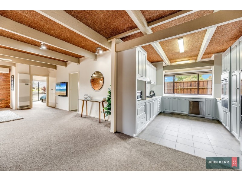 52 Dinwoodie Drive, Newborough VIC 3825