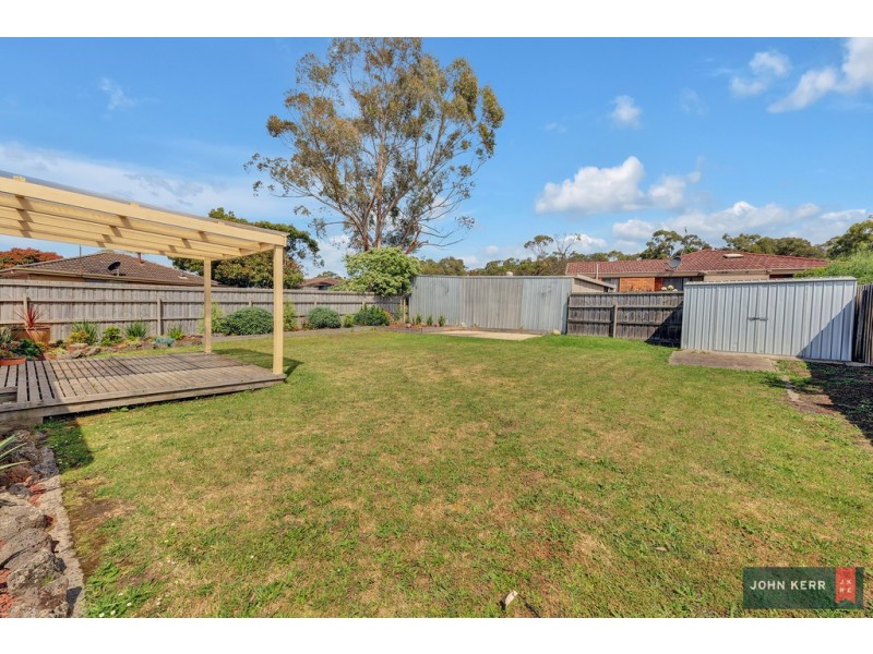 52 Dinwoodie Drive, Newborough VIC 3825