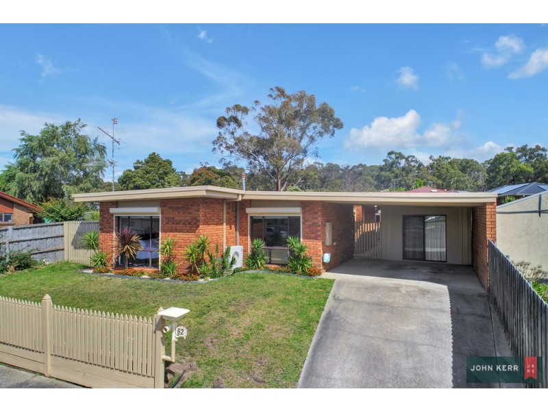 52 Dinwoodie Drive, Newborough VIC 3825