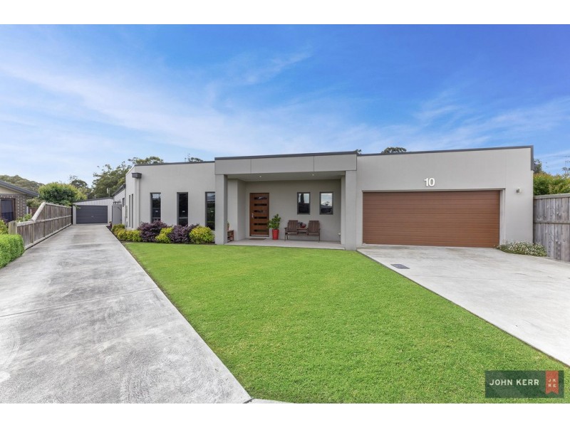 10 Montane Boulevard, Newborough VIC 3825